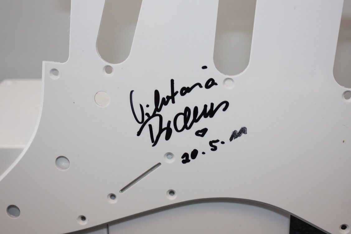 Guitar plate, Viktoria Brams signed, Marienhof, Hello Robbie, new, series, TV