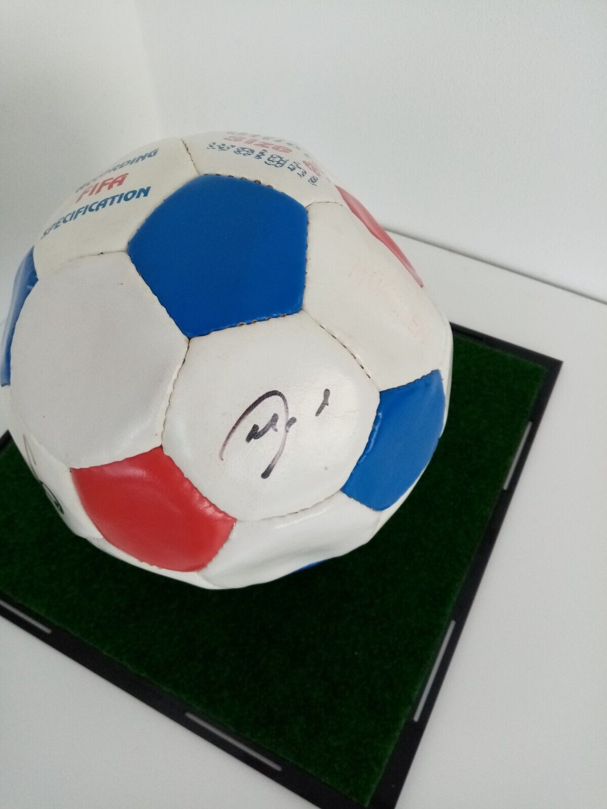 Football Bayern Munich signed 1995/1996 + showcase signature Coa Bundesliga
