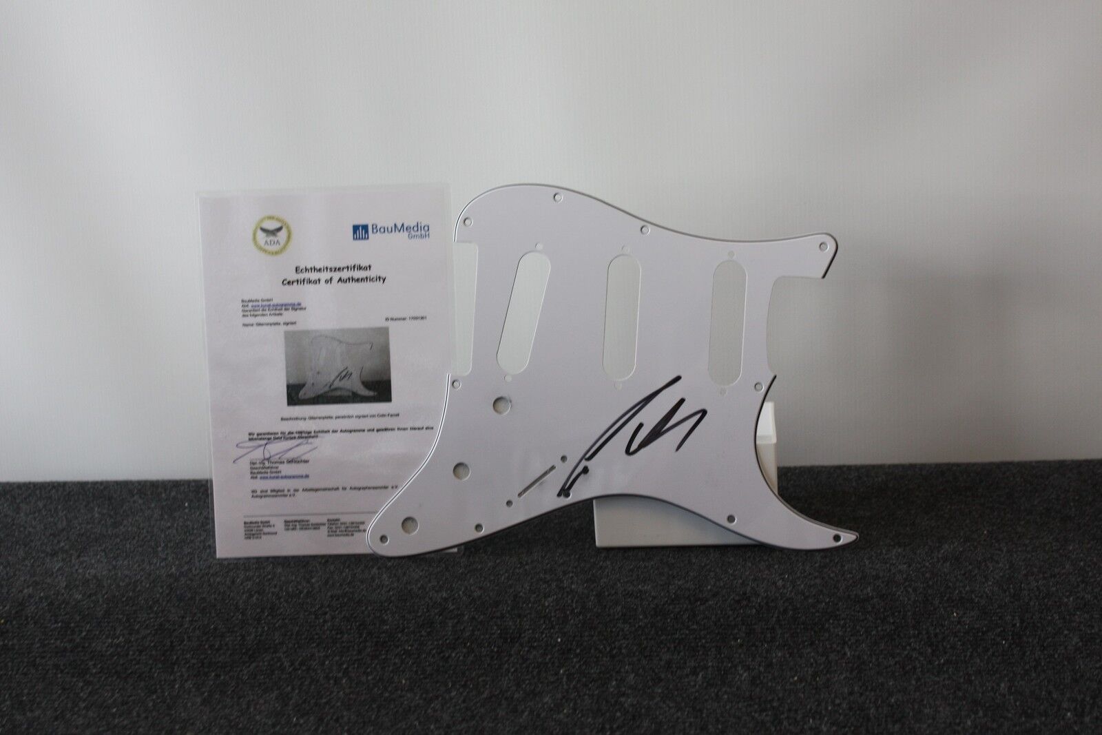 Gitarrenplatte, Colin Farrell signiert, Film, Fernsehen, Kino, Neu, Autogramm