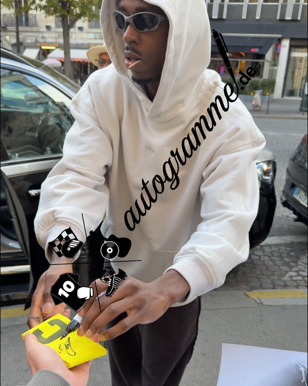 Kapitänsbinde Ousmane Dembele signiert im Rahmen PSG COA
