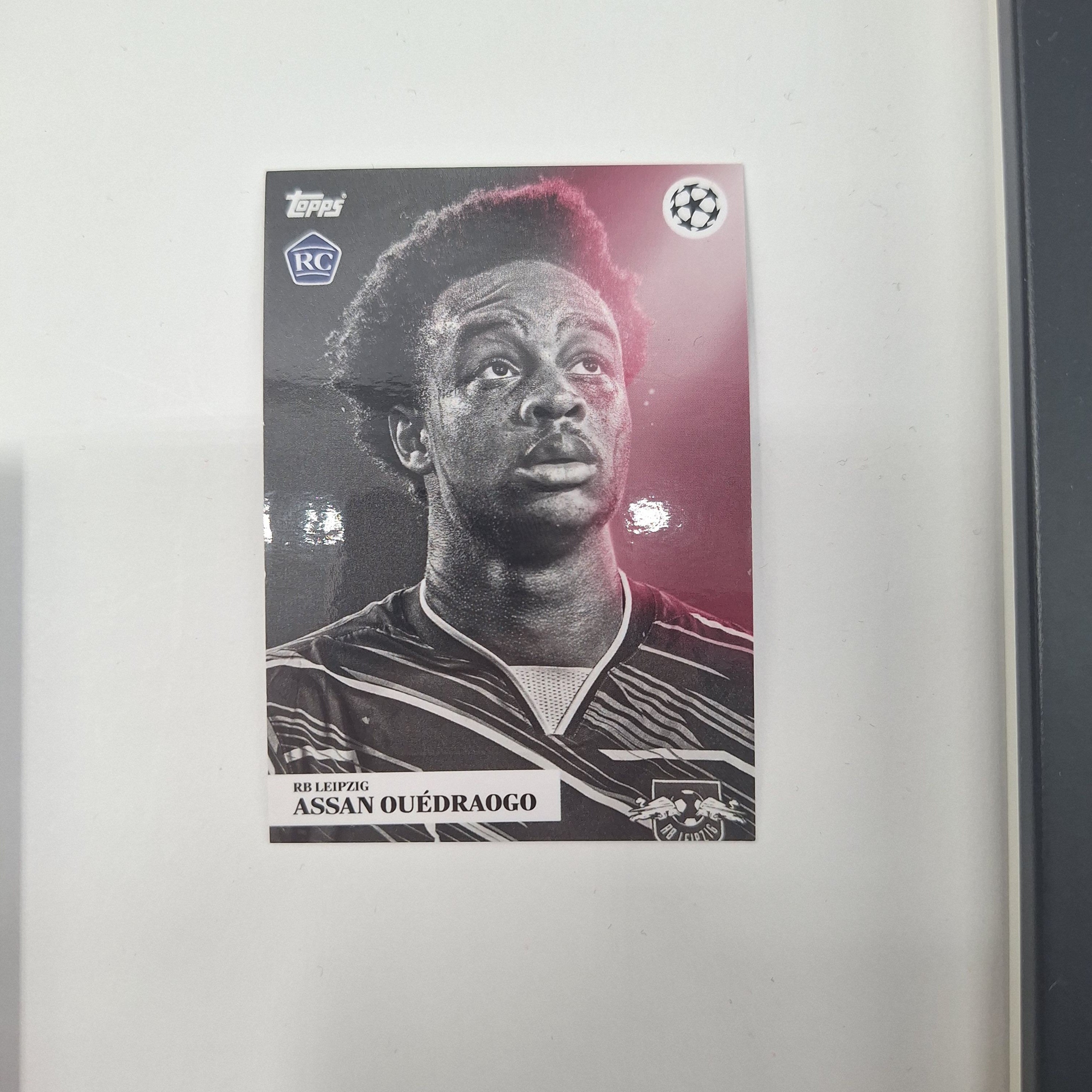 Kapitänsbinde Assan Ouédraogo signiert im Rahmen RB Leipzig COA