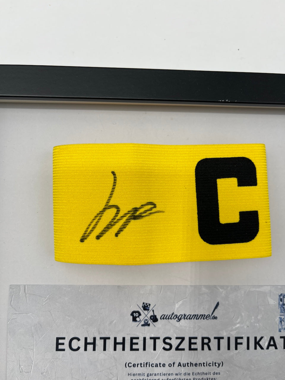 Kapitänsbinde Julian Ryerson signiert im Rahmen Borussia Dortmund COA