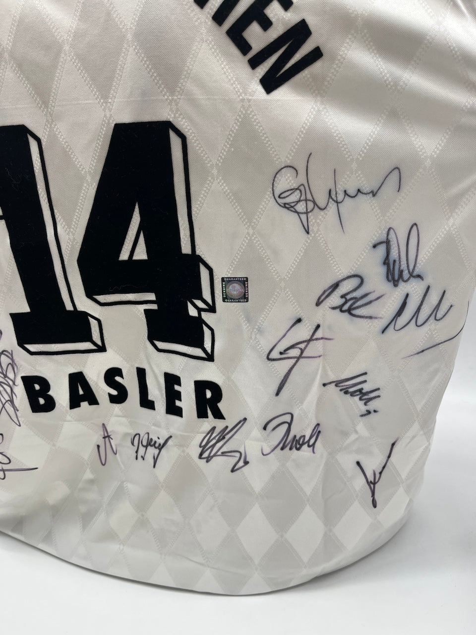 Bayern Munich jersey 1996/1997/1998, team signed, autographed, Adidas, XL