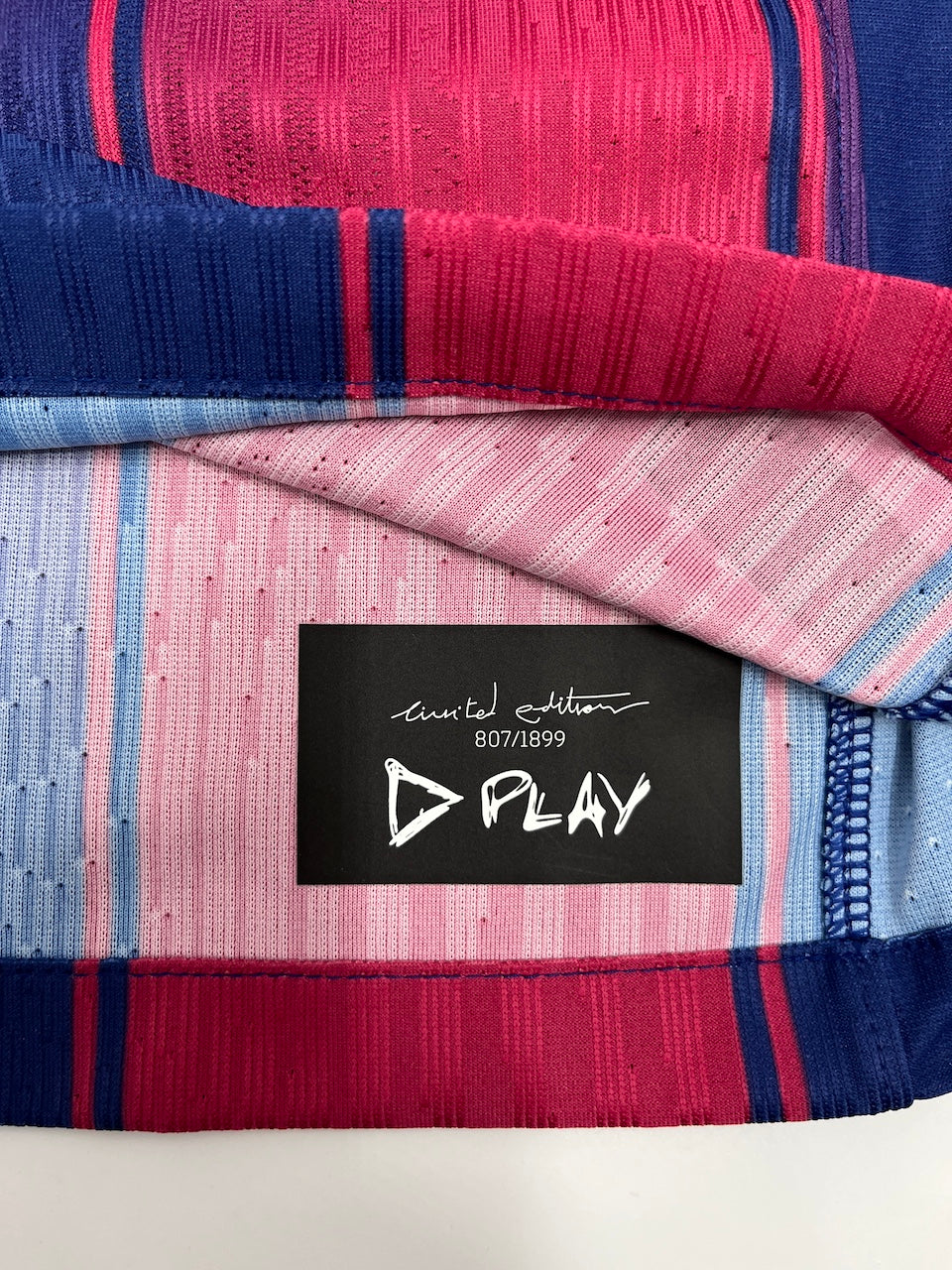 Limitiertes Barcelona x Play Trikot Ed Sheeran L 807/1899