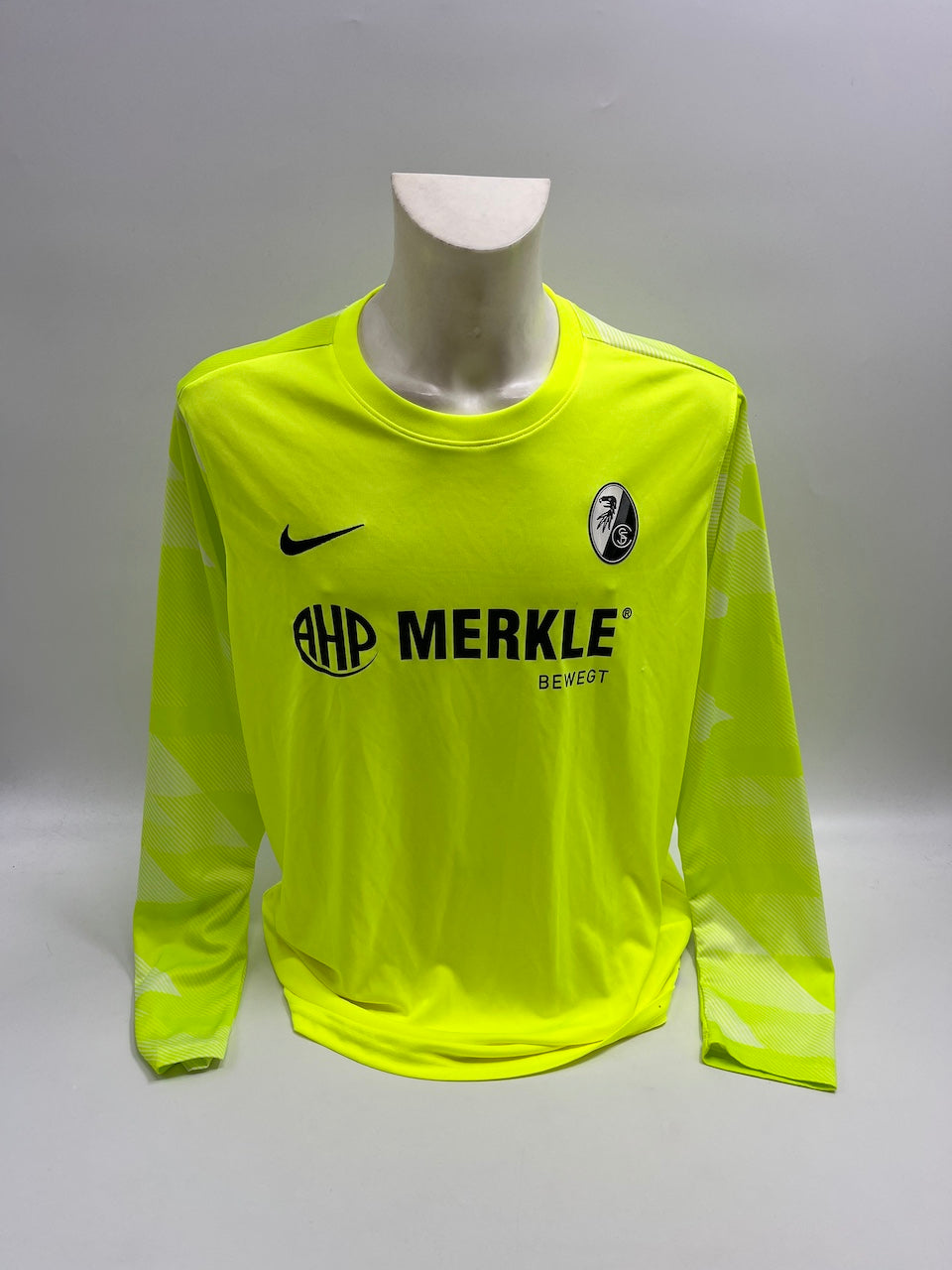 Camiseta de portero del SC Freiburg firmada por Noah Atubolu, Nike XL