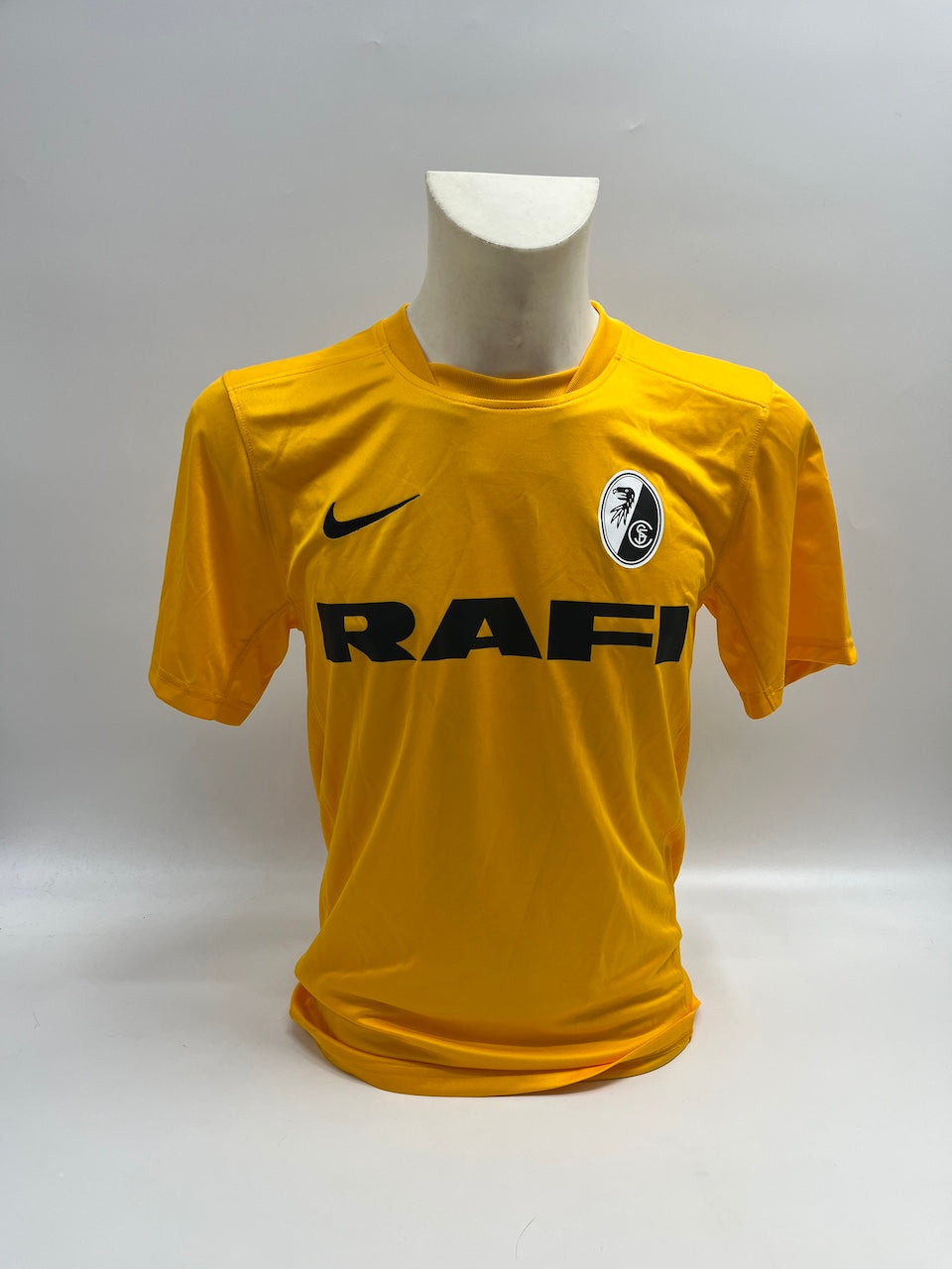 SC Freiburg goalkeeper jersey signed by Noah Atubolu, autographed by Nike S