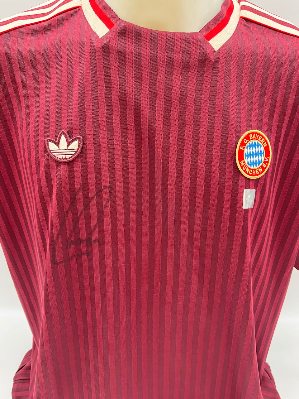 Camiseta del Bayern de Múnich firmada por Philipp Lahm, con certificado de autenticidad Adidas autografiado.