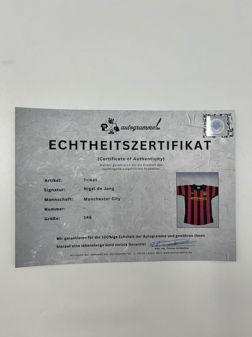 Manchester City Trikot Nigel de Jong signiert im Rahmen COA 146