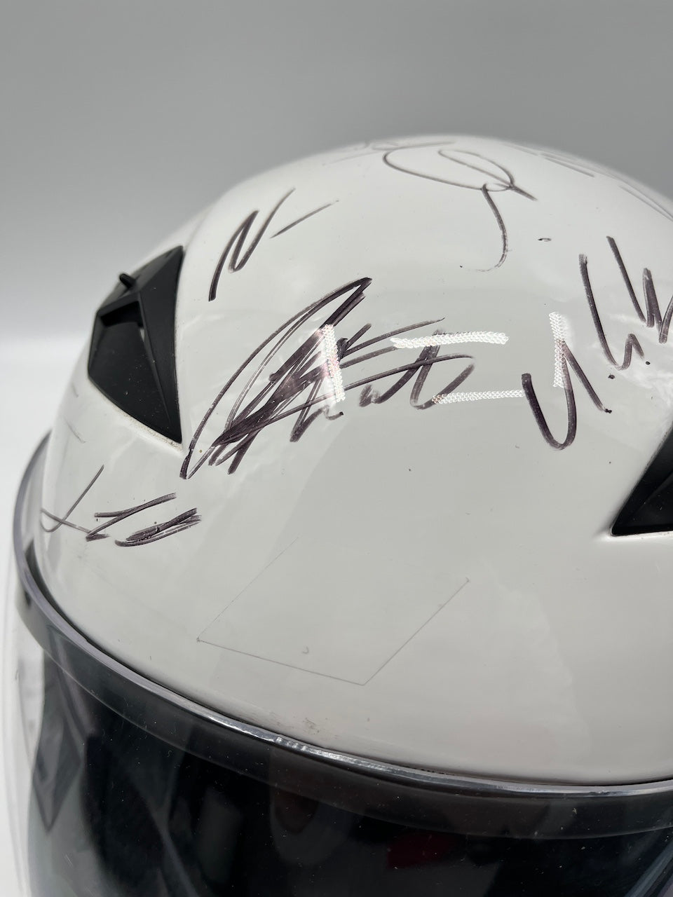 Formel 1 Helm unterschrieben von 24 Fahrern Unterschrift Michael Schumacher