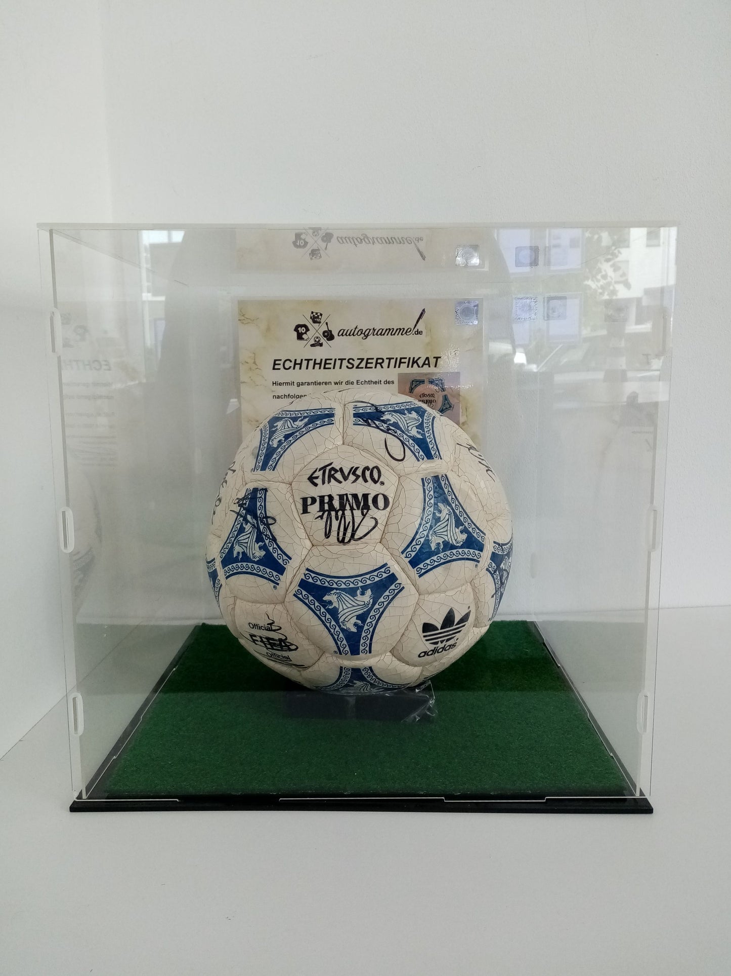 Fußball Teamsigniert WM 1990 in Vitrine DFB Unterschrift Deutschland COA Adidas