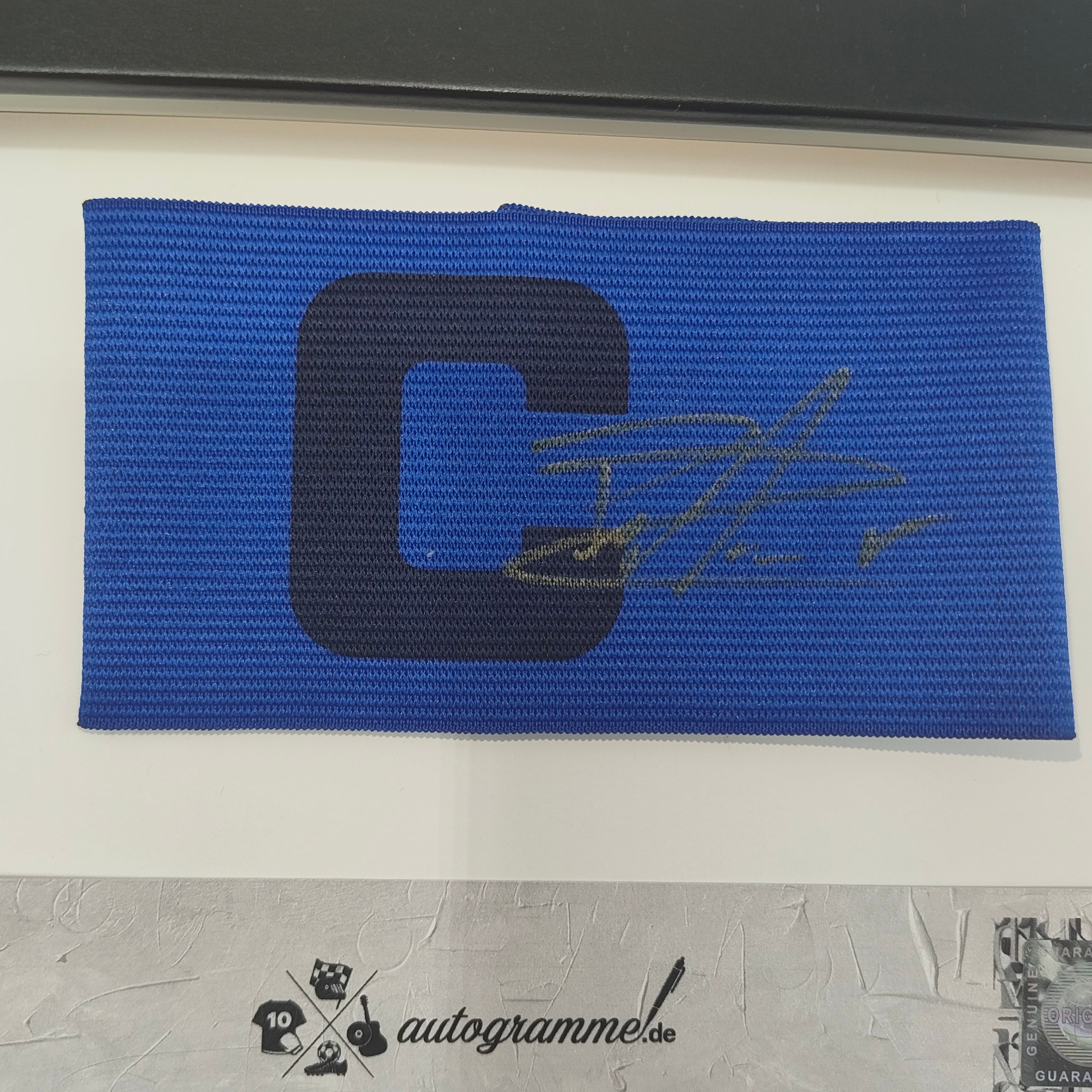 Kapitänsbinde Pedri signiert im Rahmen Spanien Autogramm COA Fußball