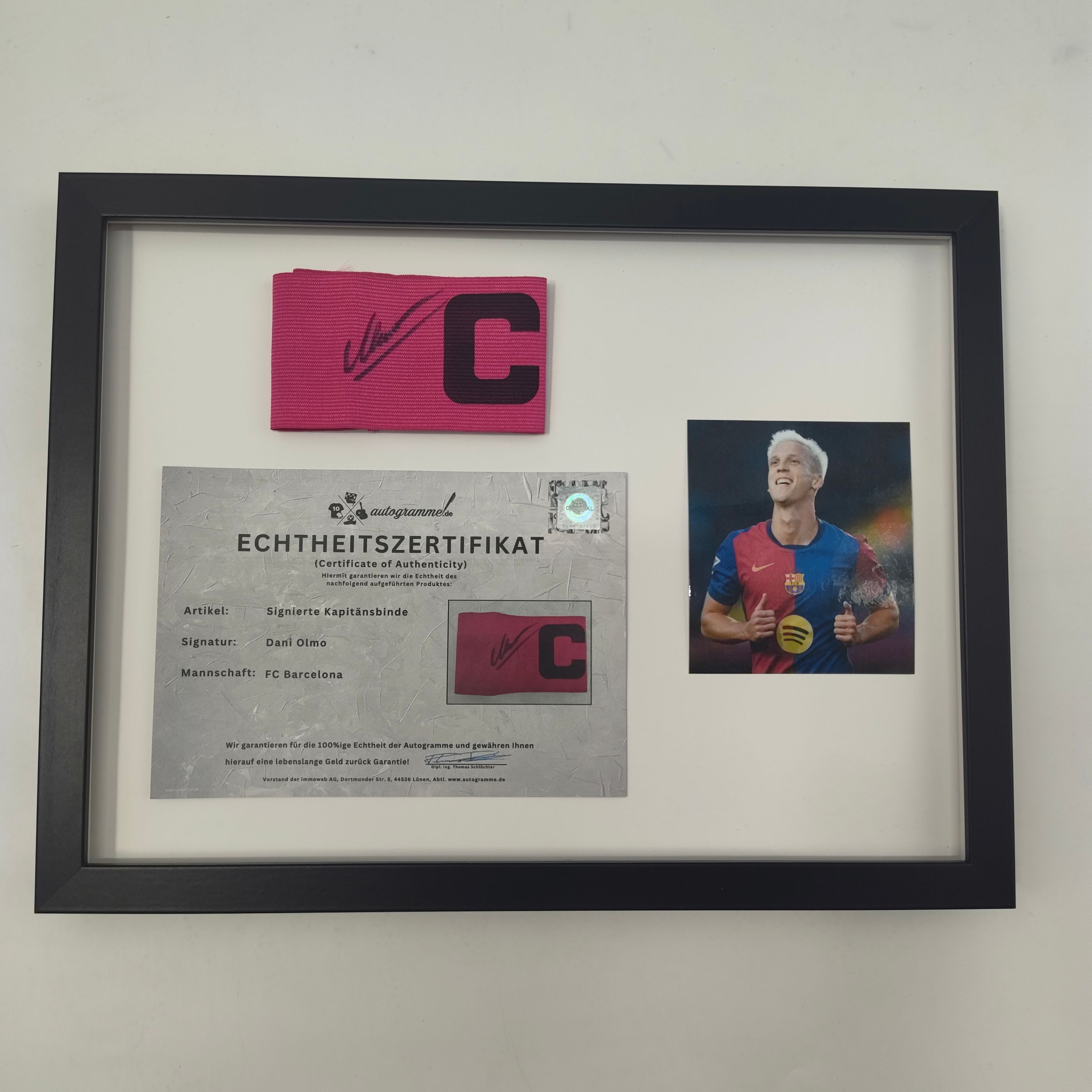 Kapitänsbinde Dani Olmo signiert im Rahmen Spanien Autogramm