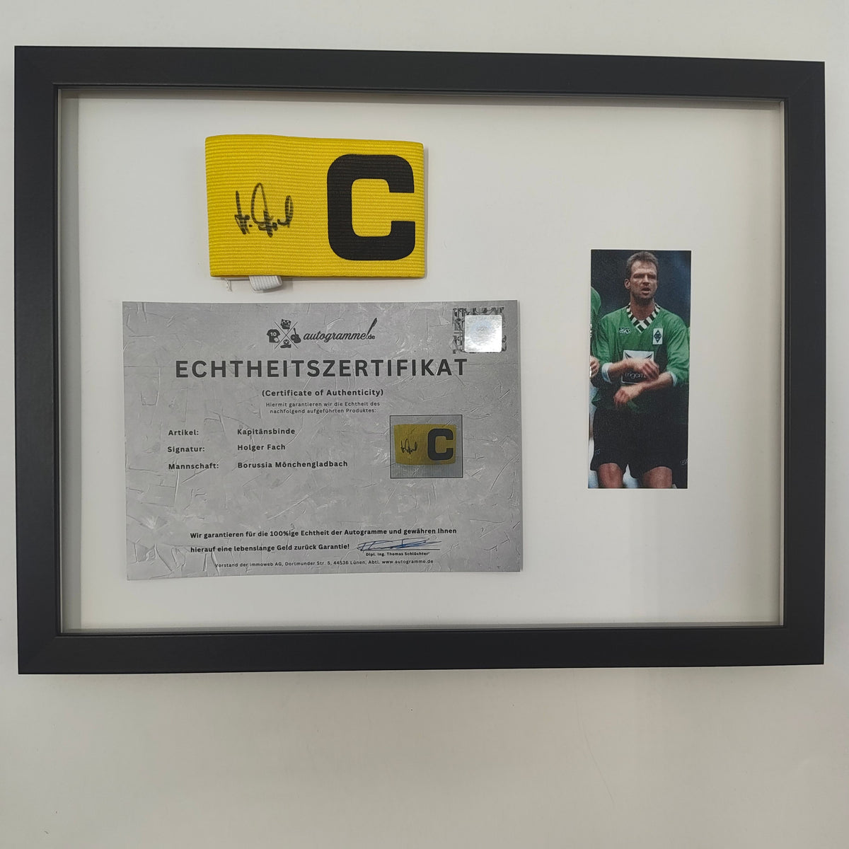 Kapitänsbinde Holger Fach signiert im Rahmen Gladbach Autogramm COA
