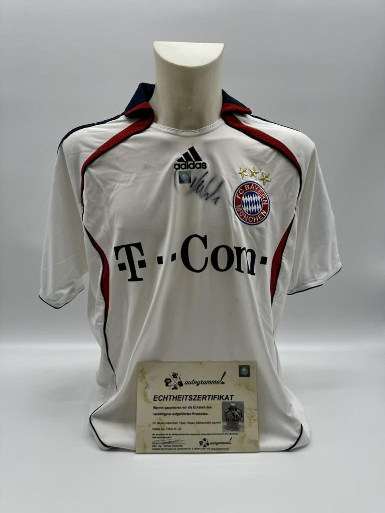 Bayern Munich jersey, Hasan Salihamidzic signed, autographs Bundesliga adidas XL