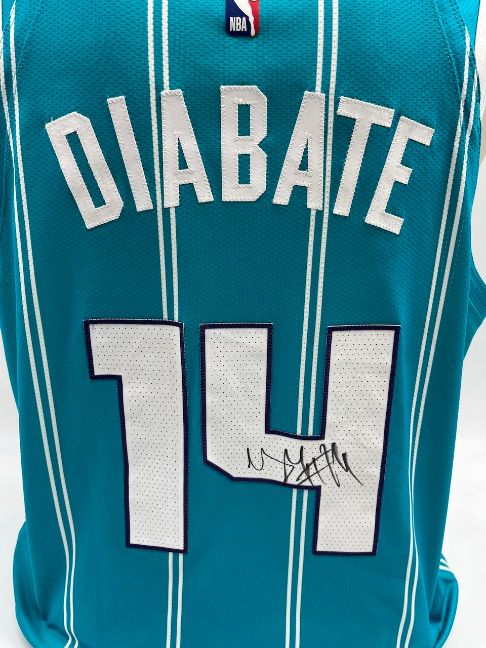 Matchworn Hornets Trikot getragen + signiert von Moussa Diabate 23.12.2025