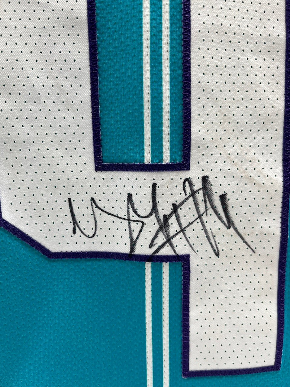 Matchworn Hornets Trikot getragen + signiert von Moussa Diabate 23.12.2025