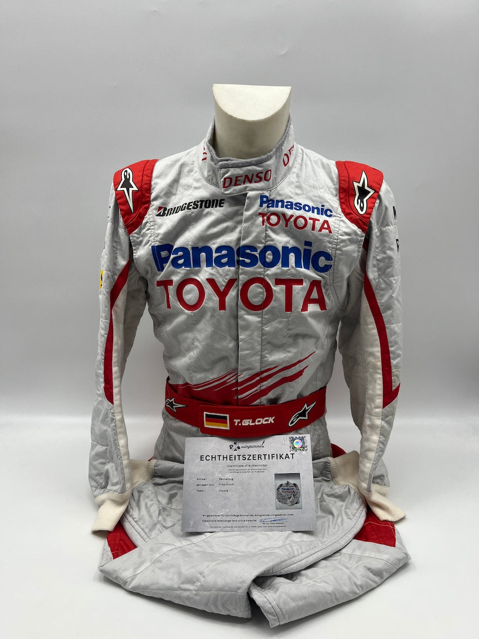 Rennoverall getragen von Timo Glock Formel 1 Toyota COA