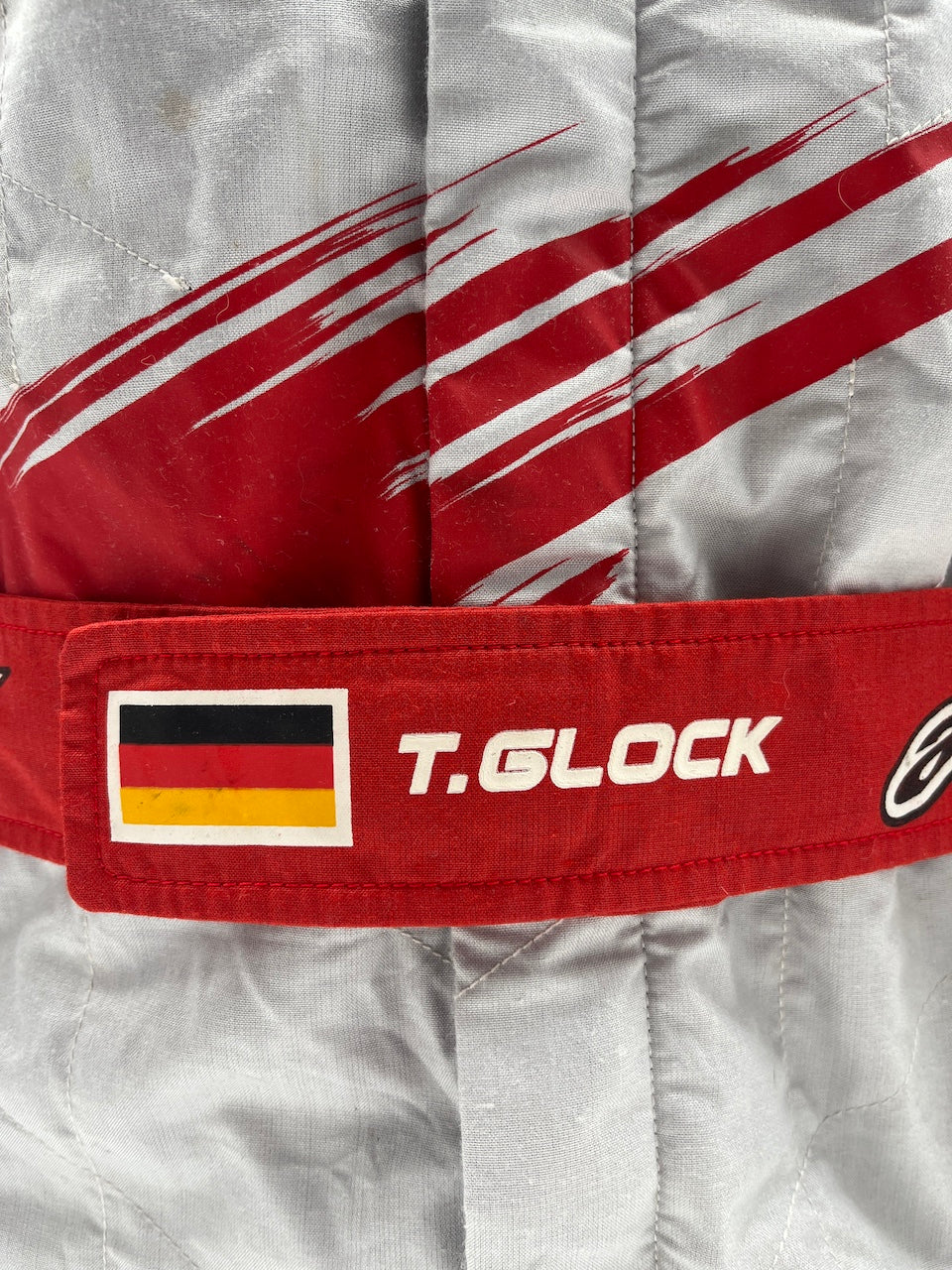 Rennoverall getragen von Timo Glock Formel 1 Toyota COA