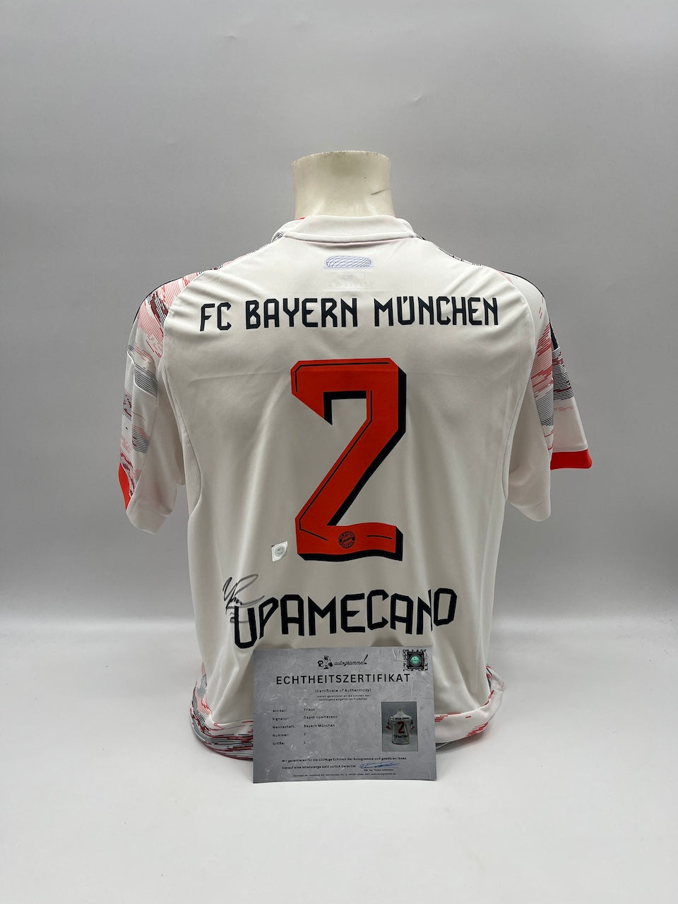 Bayern München Trikot Dayot Upamecano signiert Autogramm Adidas COA L