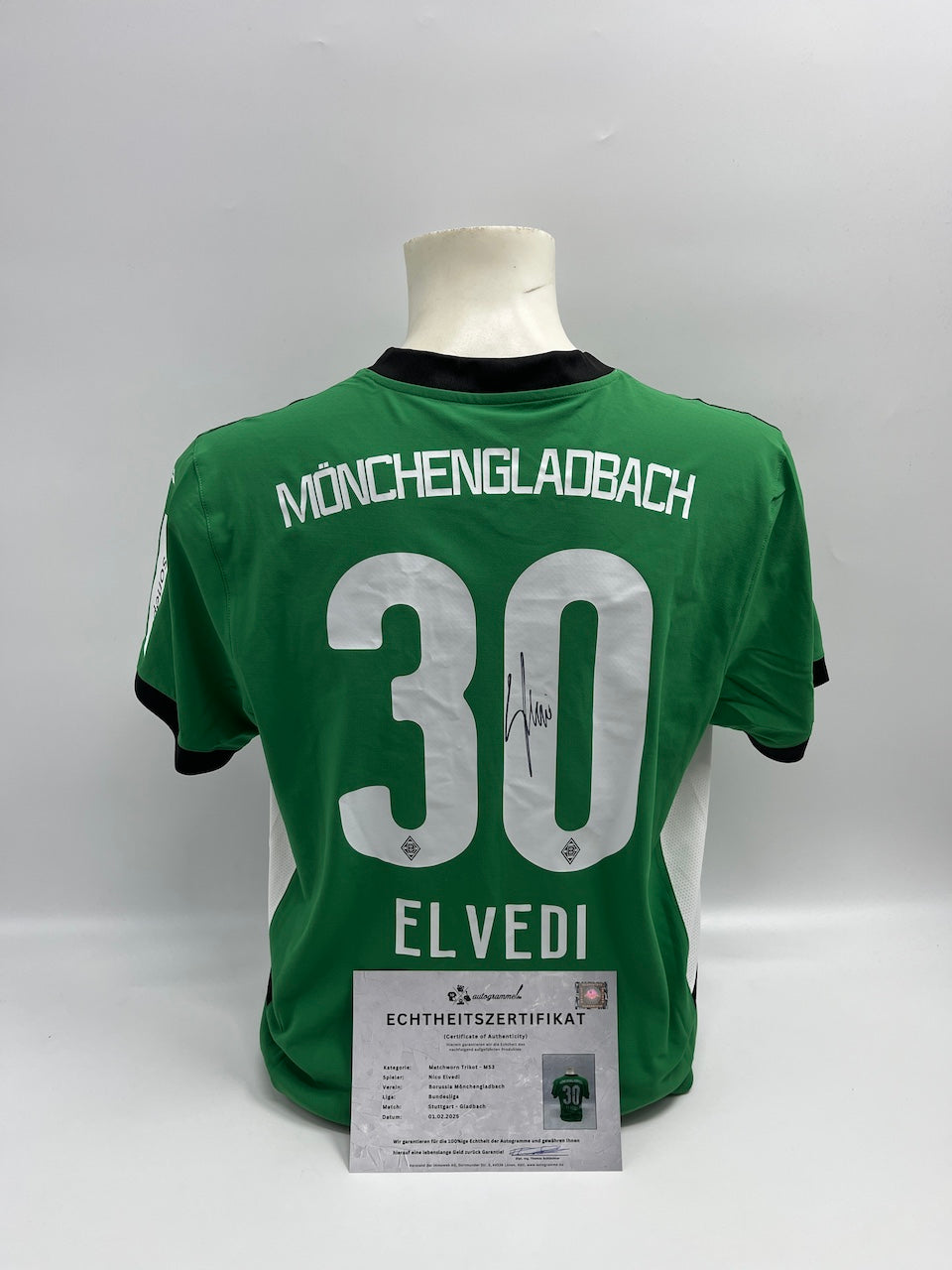Matchworn Gladbach jersey carried & signed by Nico Elvedi 01.02.2025