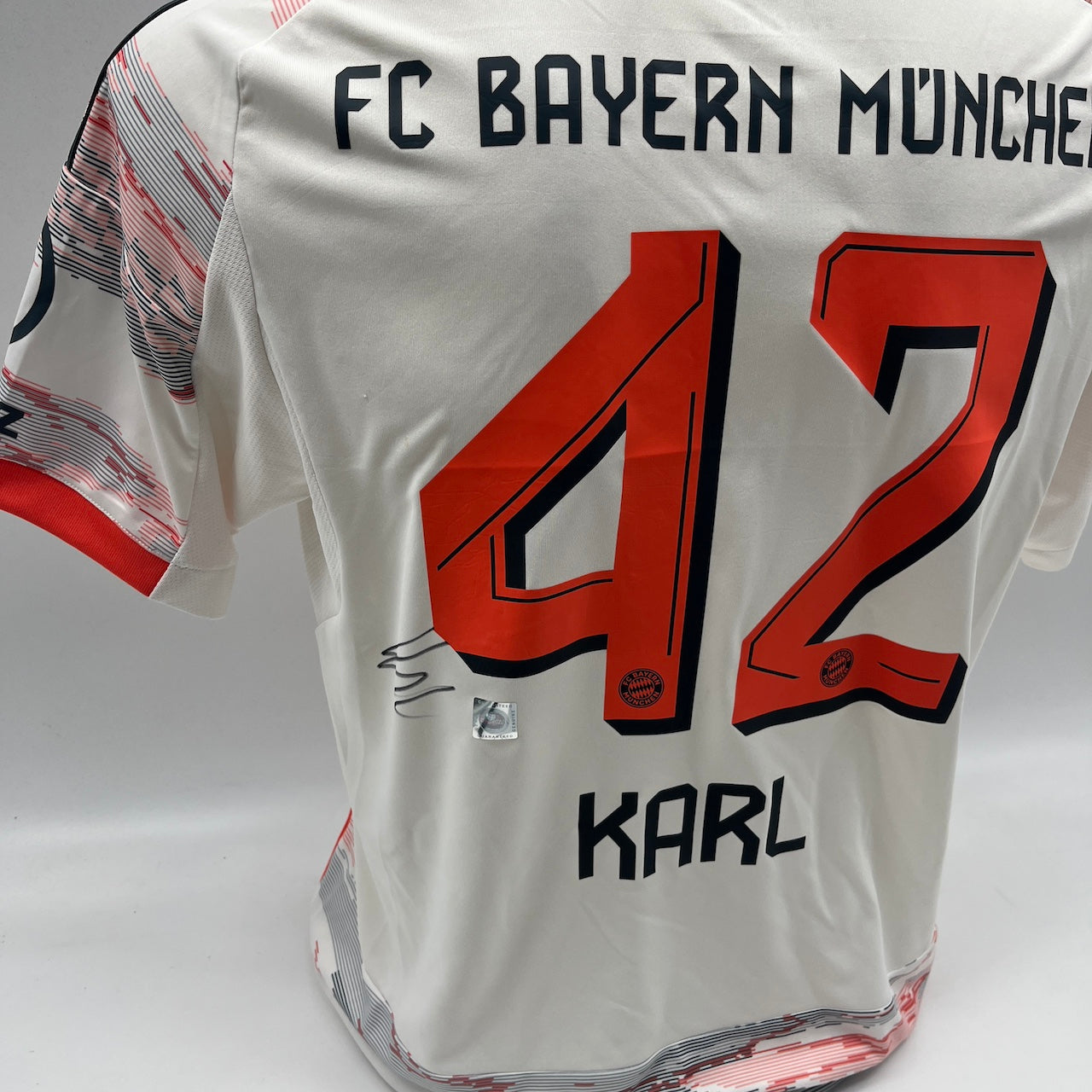 Bayern München Trikot Lennart Karl signiert Autogramm Adidas COA M