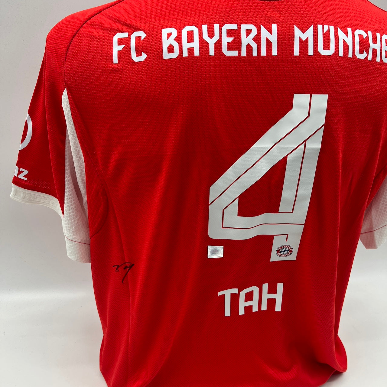 Bayern München Authentic-Trikot Jonathan Tah signiert Autogramm Adidas COA XL
