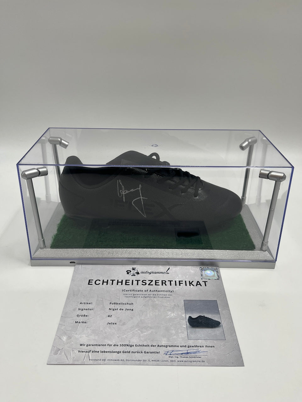 Football shoe Nigel de Jong signed in showcase + lighting autograph COA