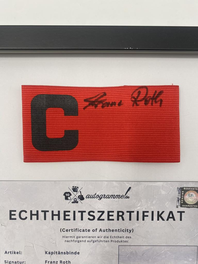 Kapitänsbinde Franz Roth signiert im Rahmen Bayern München Autogramm COA