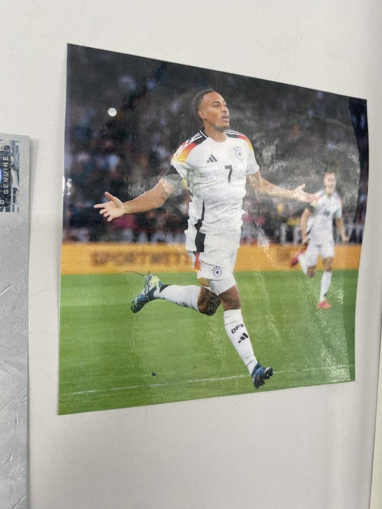 Kapitänsbinde Jamie Leweling signiert im Rahmen Deutschland Autogramm