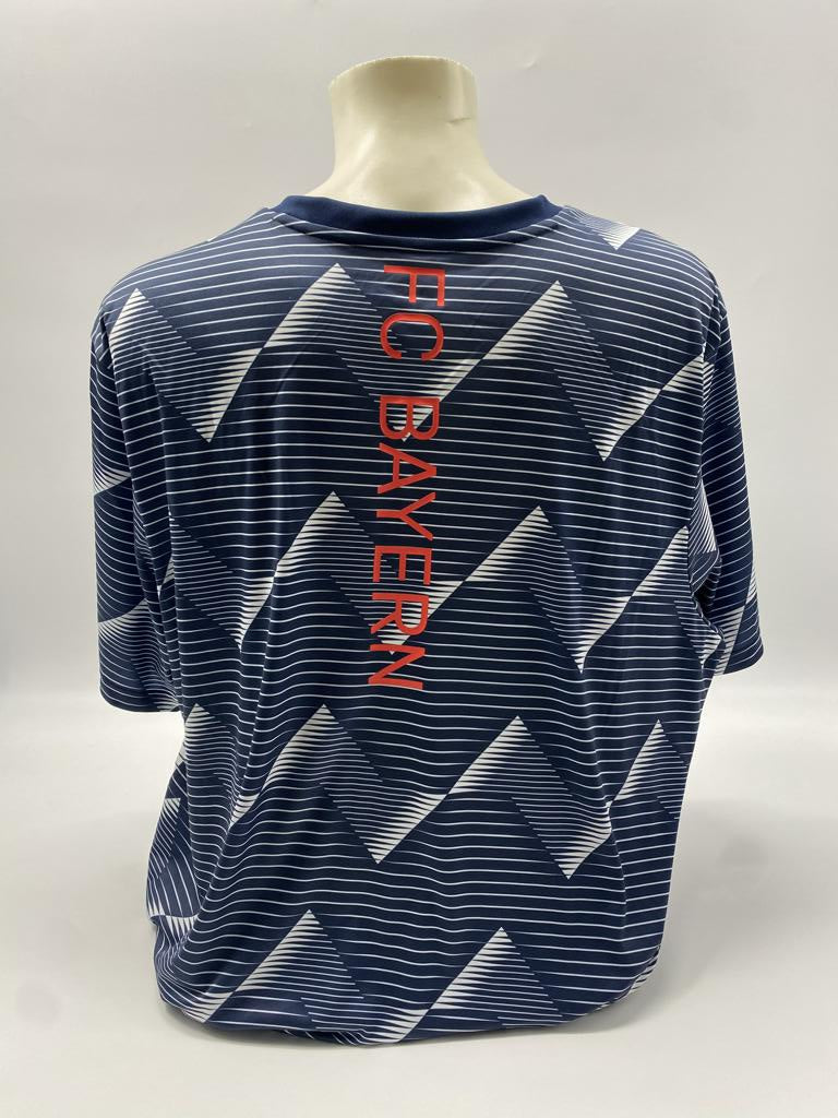 Bayern Munich shirt signed by Manuel Neuer, Adidas 3XL