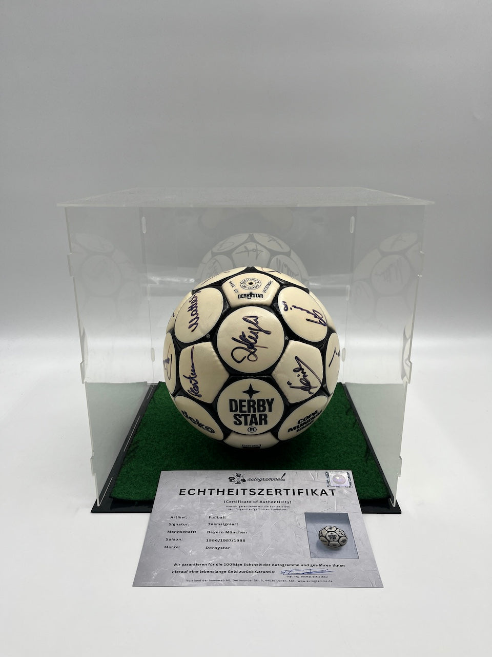 FC Bayern München Fußball Teamsigniert 1986/1987 Autogramme Derbystar FCB