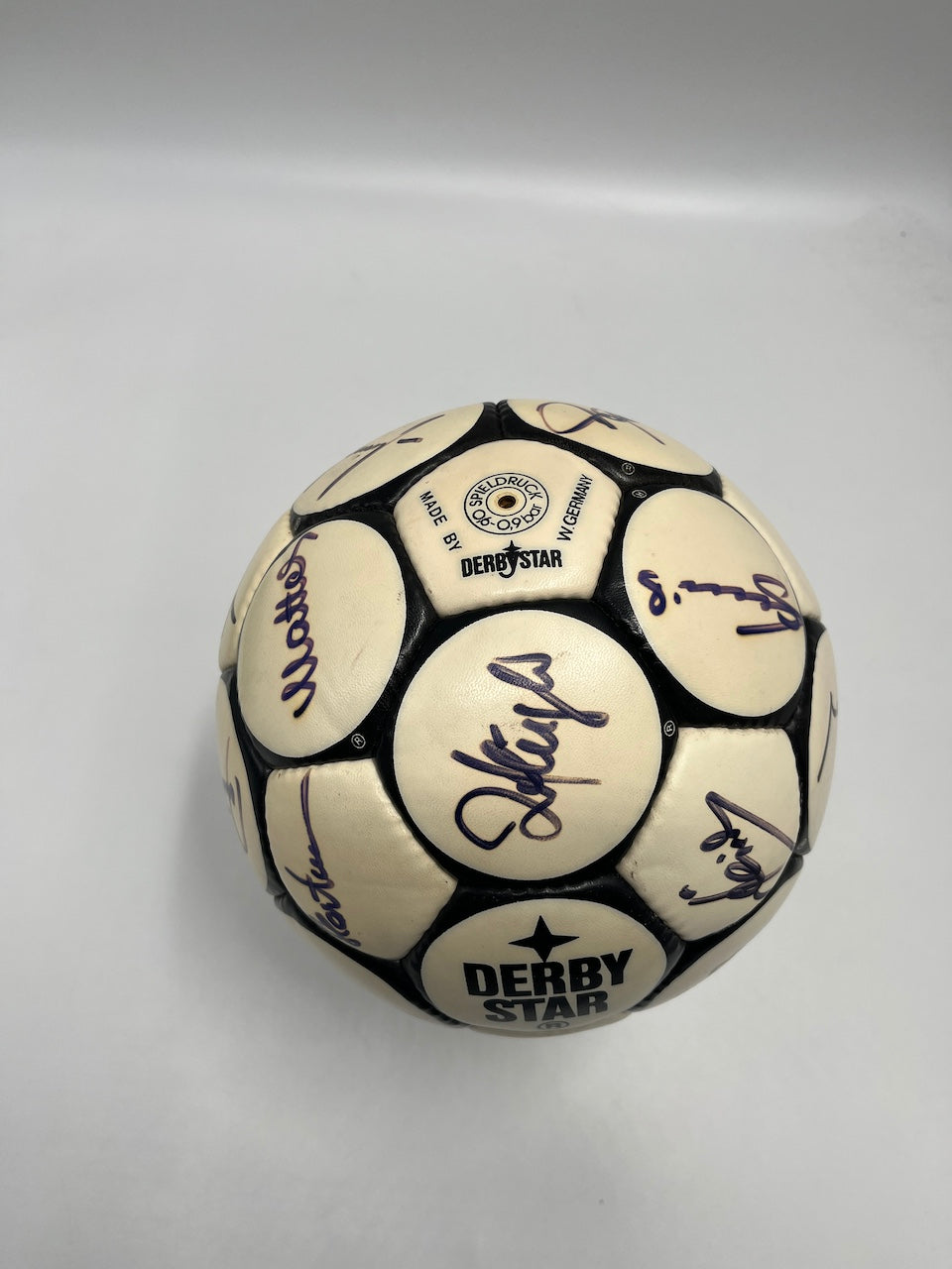 FC Bayern München Fußball Teamsigniert 1986/1987 Autogramme Derbystar FCB