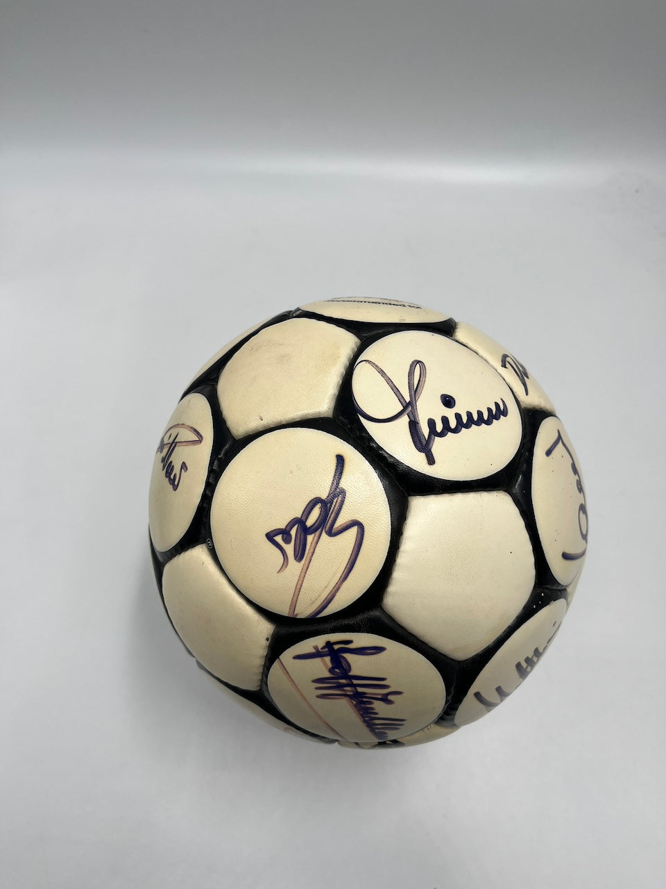 FC Bayern München Fußball Teamsigniert 1986/1987 Autogramme Derbystar FCB