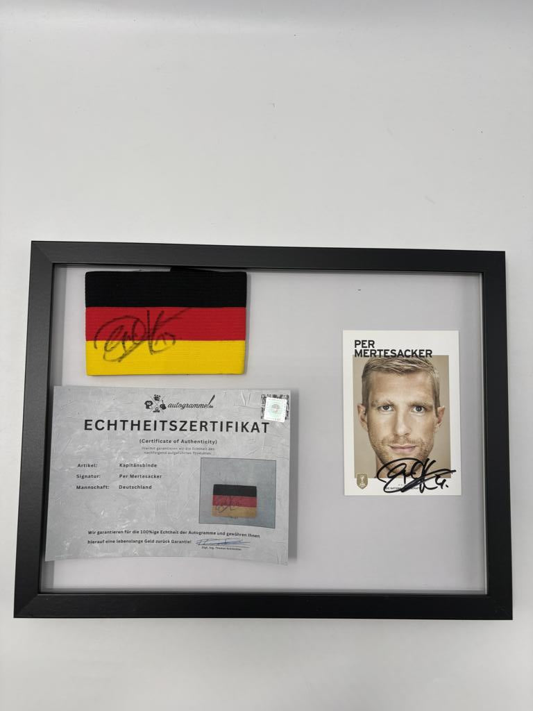 Kapitänsbinde Per Mertesacker signiert im Rahmen DFB Fußball Autogramm COA