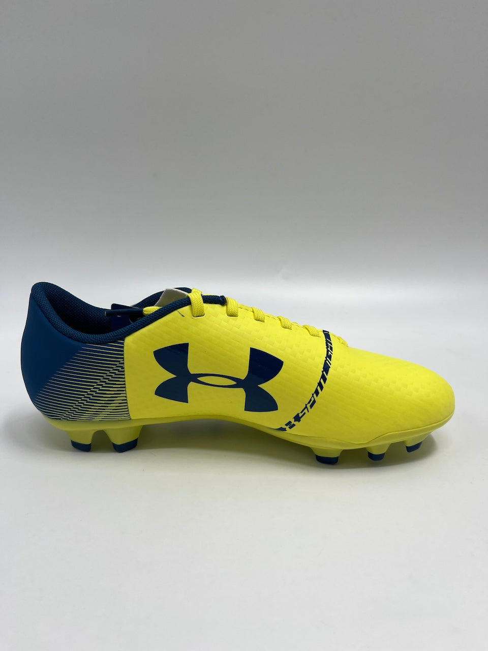Fußballschuh Gregor Kobel signiert Fußball Autogramm Under Armour