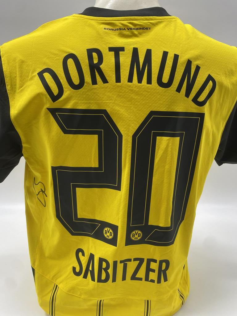 Auténtico artículo de Puma firmado por Marcel Sabitzer del Borussia Dortmund (BVB).