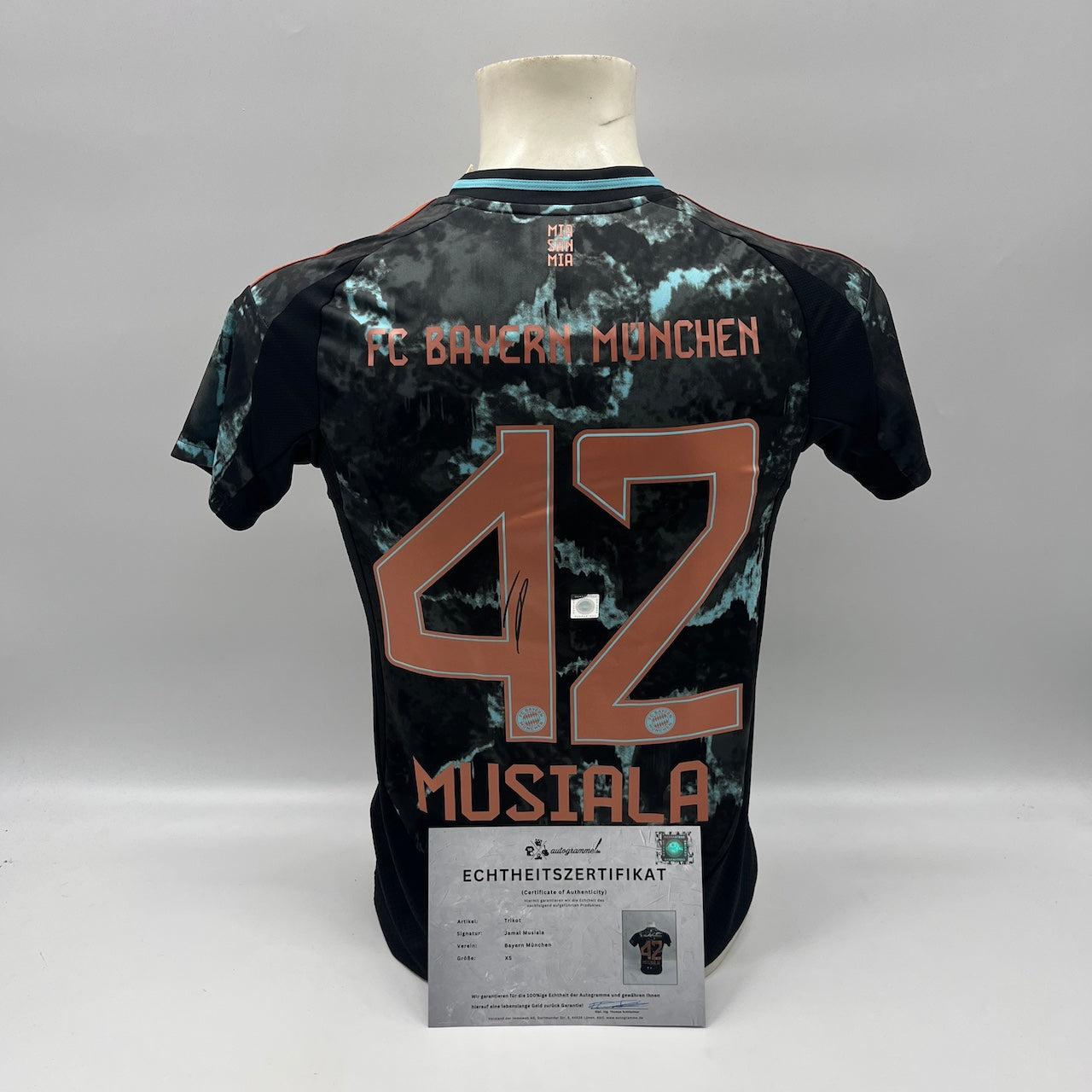 Bayern München Damentrikot Jamal Musiala signiert Autogramm Adidas COA XS