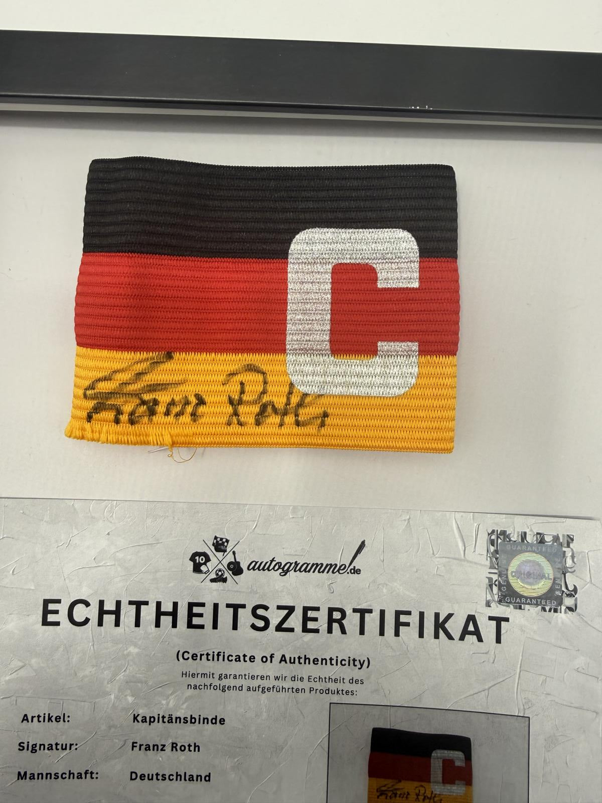 Kapitänsbinde Franz Roth signiert im Rahmen Deutschland Autogramm COA