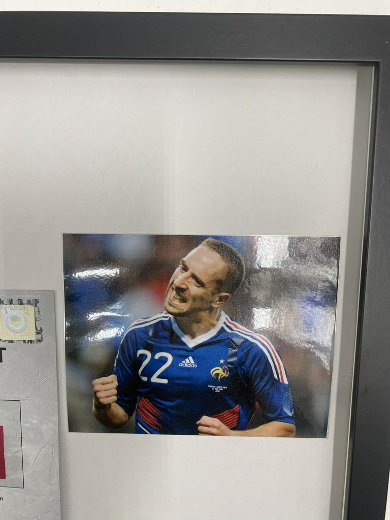 Brazalete de capitán firmado por Franck Ribéry enmarcado, Francia, certificado de autenticidad.
