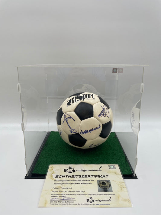 FC Bayern Fußball Teamsigniert 1988/1989 Unterschrift Autogramm Reisport Ball