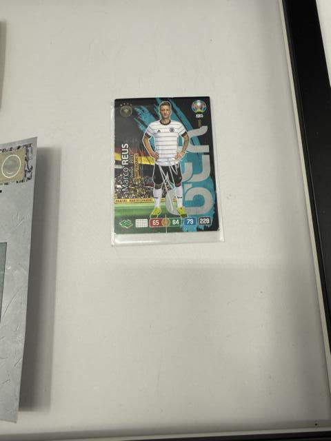 Kapitänsbinde Marco Reus signiert im Rahmen Borussia Dortmund Autogramm COA