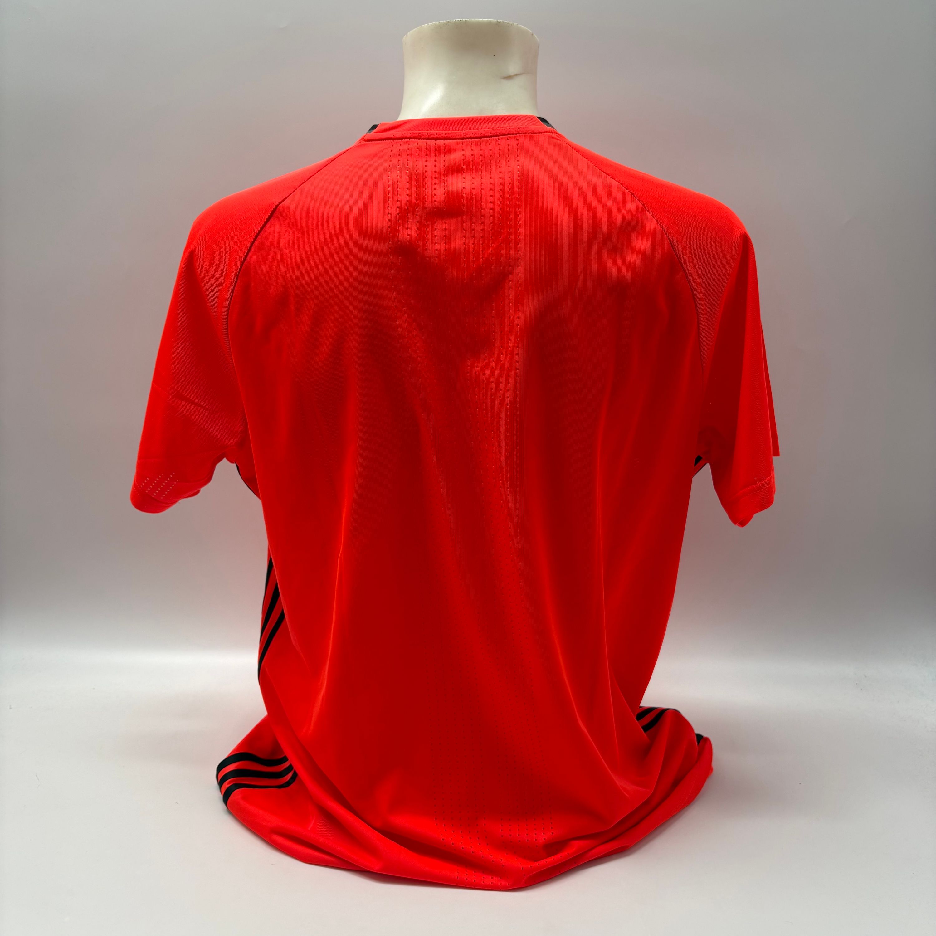 Bayern München Trainingsshirt Robert Lewandowski signiert Autogramme Adidas XL
