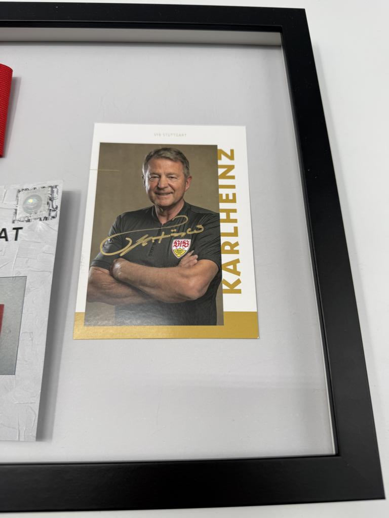 Kapitänsbinde Karlheinz Förster signiert im Rahmen VFB Stuttgart Fußball Autogramm