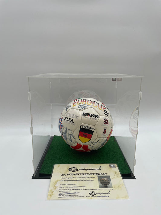 FC Bayern Fußball Teamsigniert 1987/1988 Unterschrift Autogramm Eurocup Ball