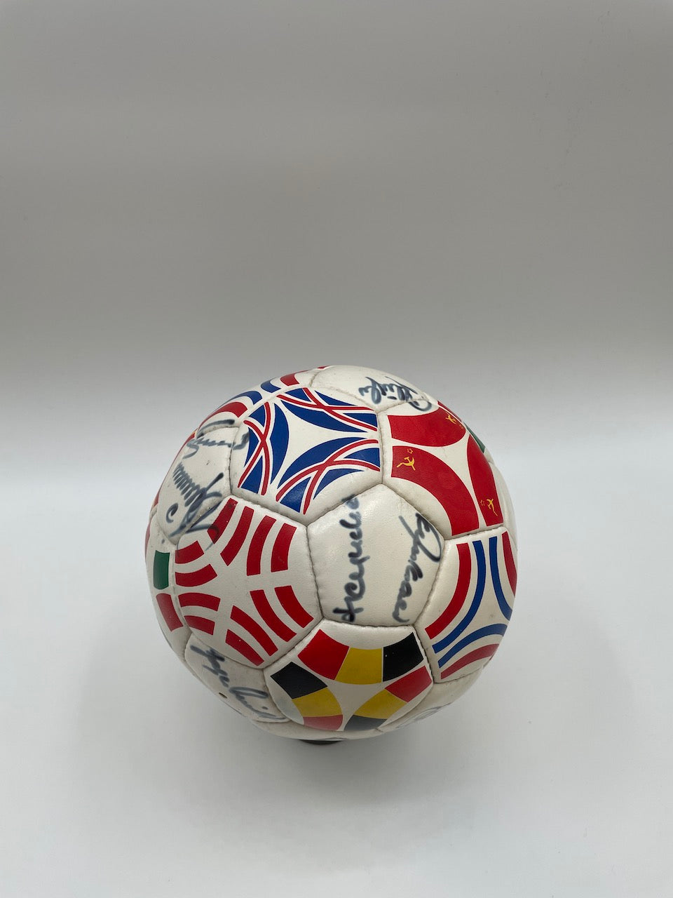 FC Bayern Fußball Teamsigniert 1987/1988 Unterschrift Autogramm Eurocup Ball