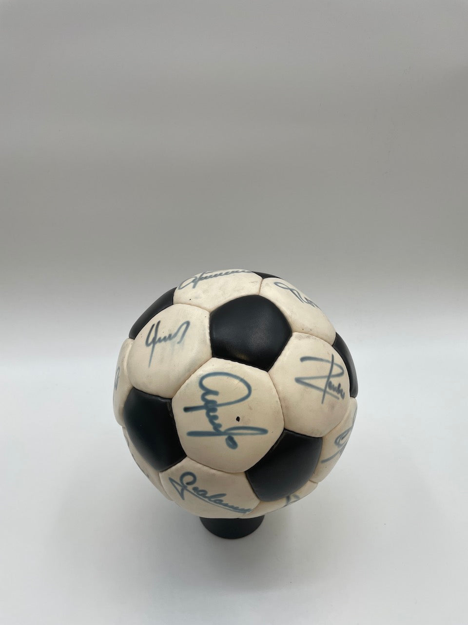 FC Bayern Fußball Teamsigniert 1988/1989 Unterschrift Autogramm Spezial Ball