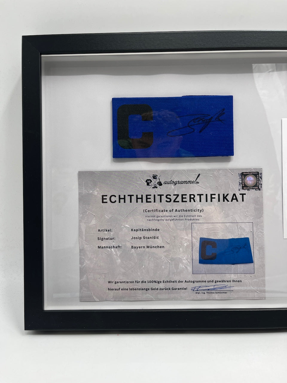 Kapitänsbinde Josip Stanisic signiert im Rahmen Bayern München Autogramm COA