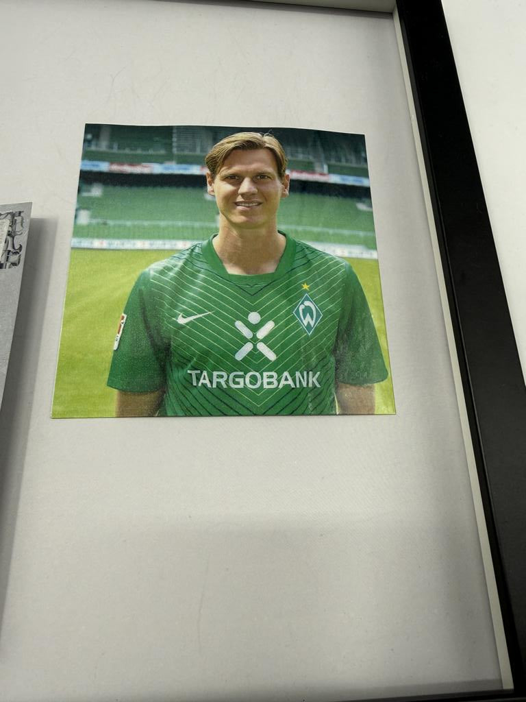 Kapitänsbinde Tim Borowski signiert im Rahmen Werder Bremen COA Fußball