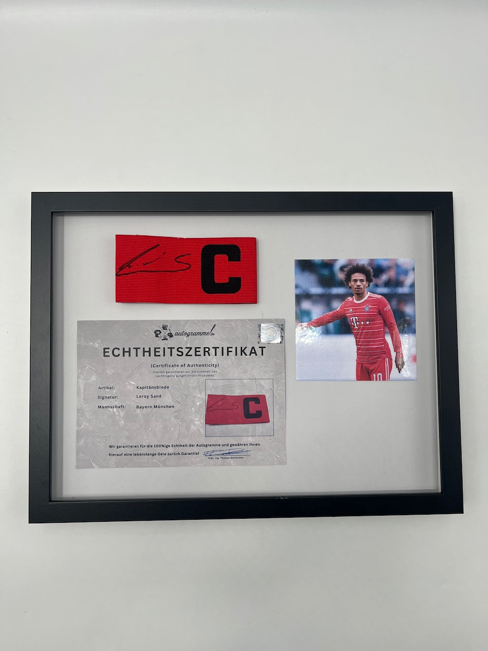 Kapitänsbinde Leroy Sane signiert im Rahmen Bayern München Autogramm COA