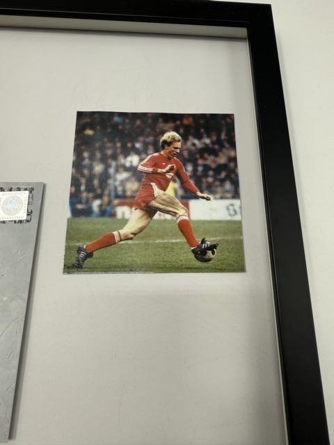 Kapitänsbinde Karl-Heinz Rummenigge signiert im Rahmen Bayern München Autogramm